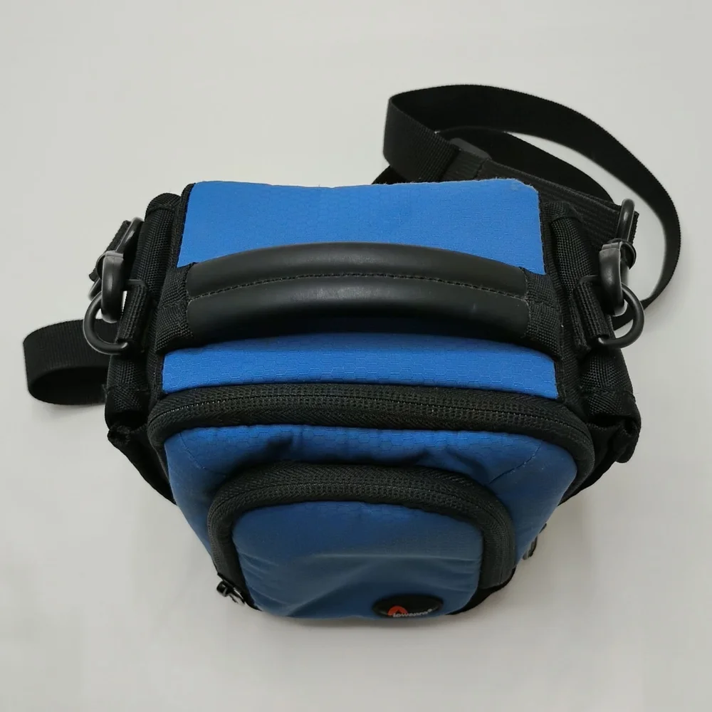 Lowepro Clips 100 Camera Travel Bag Arctic Blue w/ Strap – Compact DSLR/SLR Case